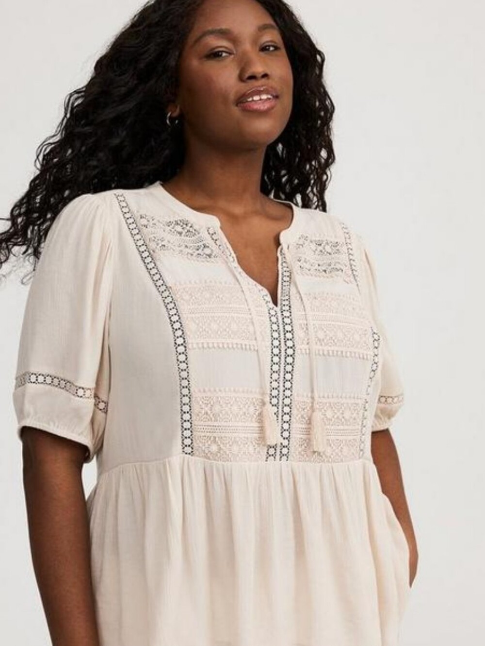 TORRID Crinkle Cream Embroidered  Boho Plus Size  Top 4X Nwt